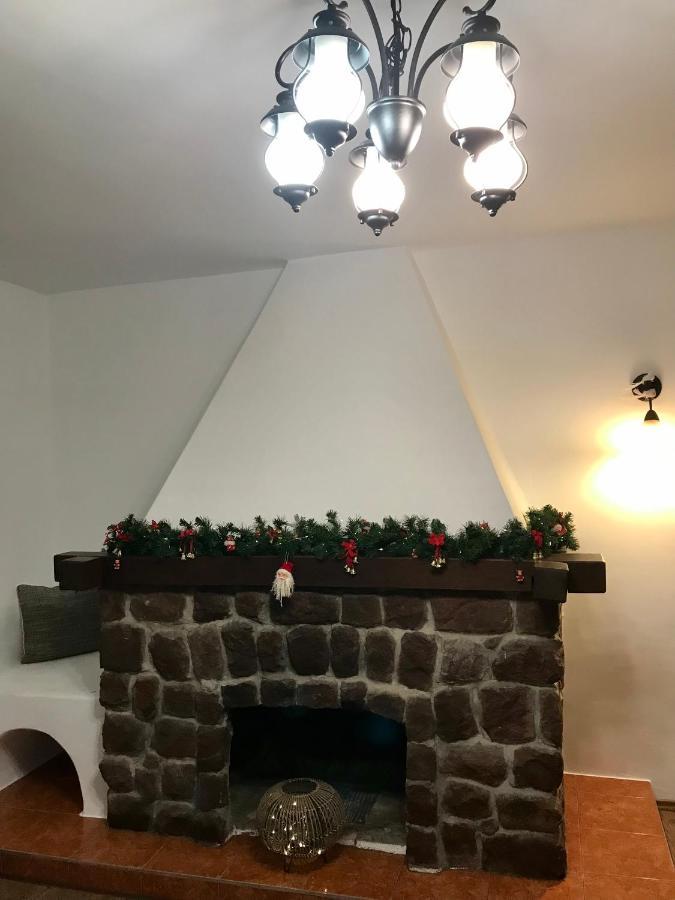 גיולה Viharsarki Apartman מראה חיצוני תמונה